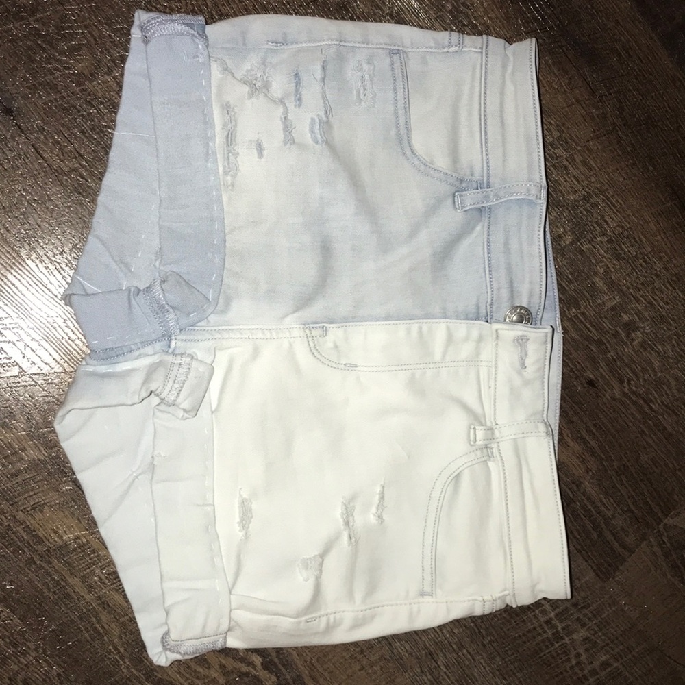 theifted american eagle shorts!! great condition!!